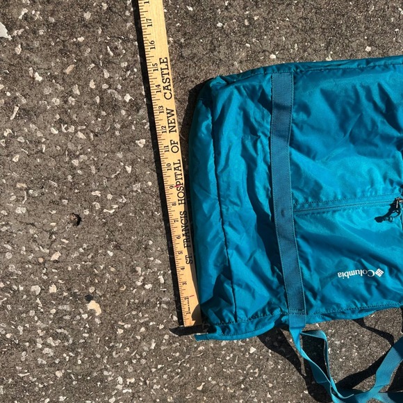 Columbia Aqua Blue Tote Bag Lightweight Nylon Travel Carryall Zip Top O/S - Picture 7 of 9